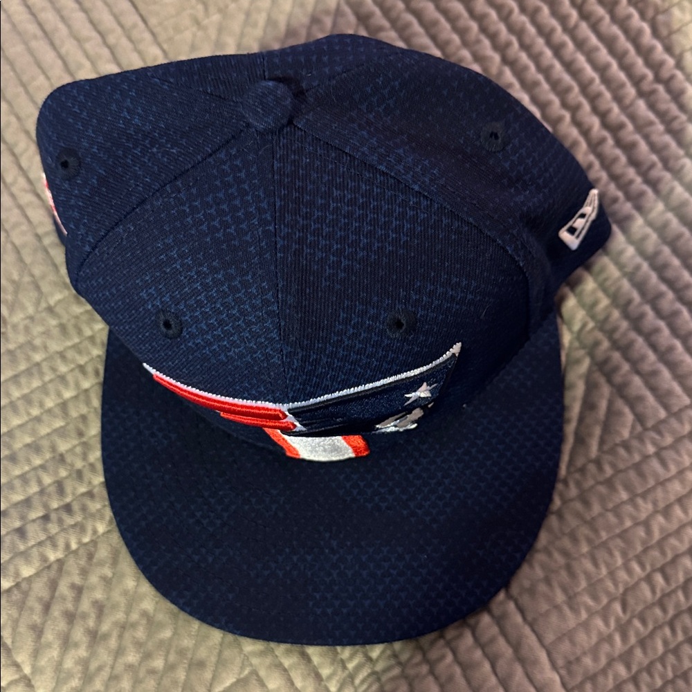 New England Patriots Navy Logo flat brim Hat- never worn 7 5/8 - Picture 6 of 8